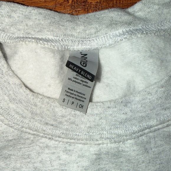 Gildan Tampa Bay Lightning Heavy Blend Gray Sweatshirt, size small - Picture 2 of 5